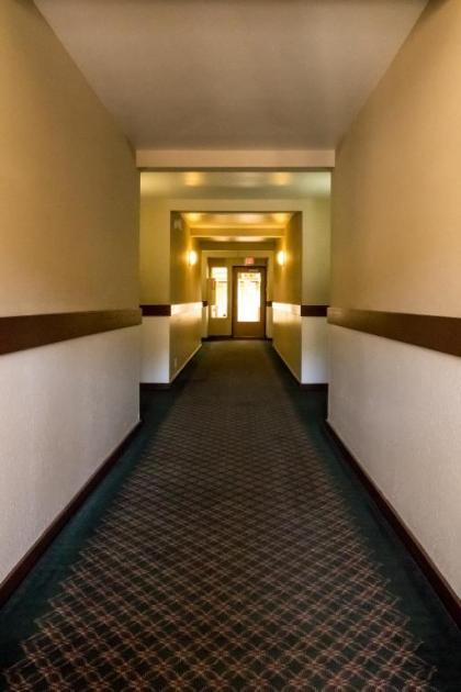 Coachman Inn - image 7