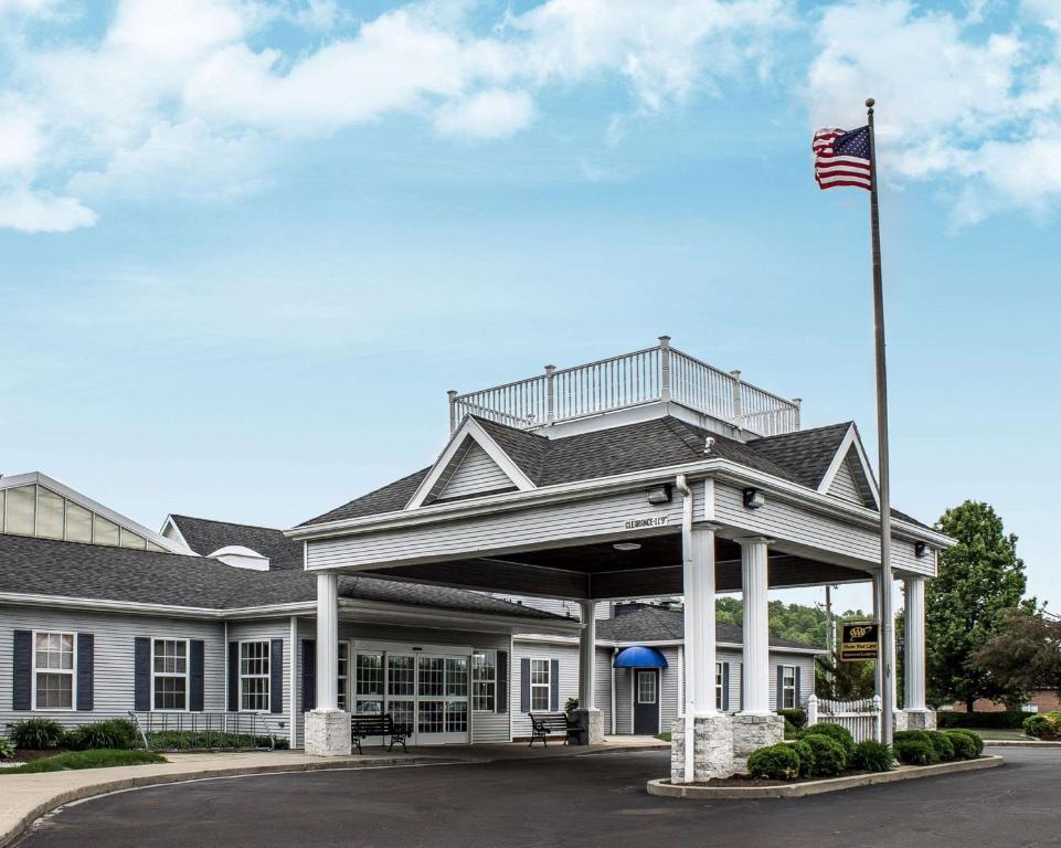 Comfort Inn Splash Harbor - main image