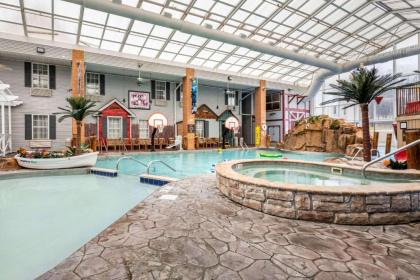 Comfort Inn Splash Harbor - image 11
