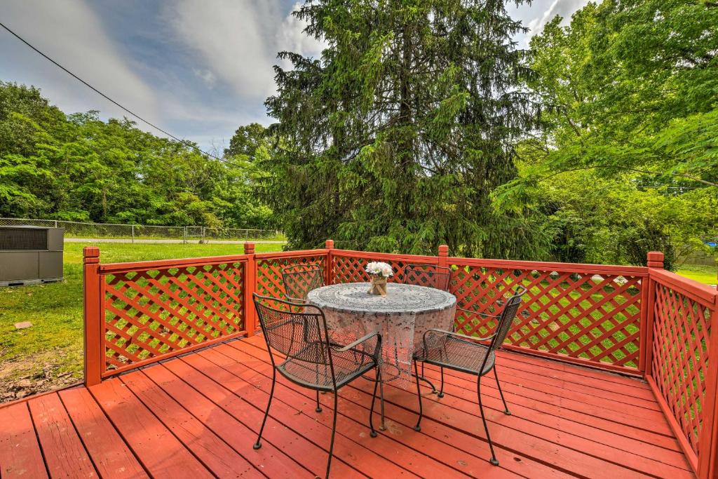Charming Belmont Home about 13 Mi to City Center! - main image