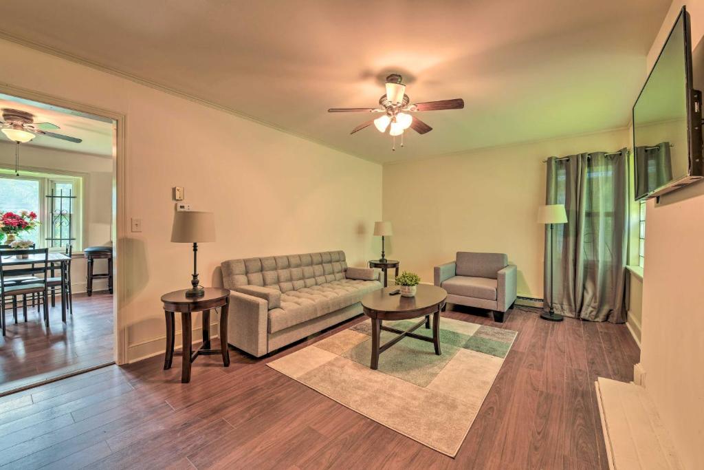 Charming Belmont Home about 13 Mi to City Center! - image 3