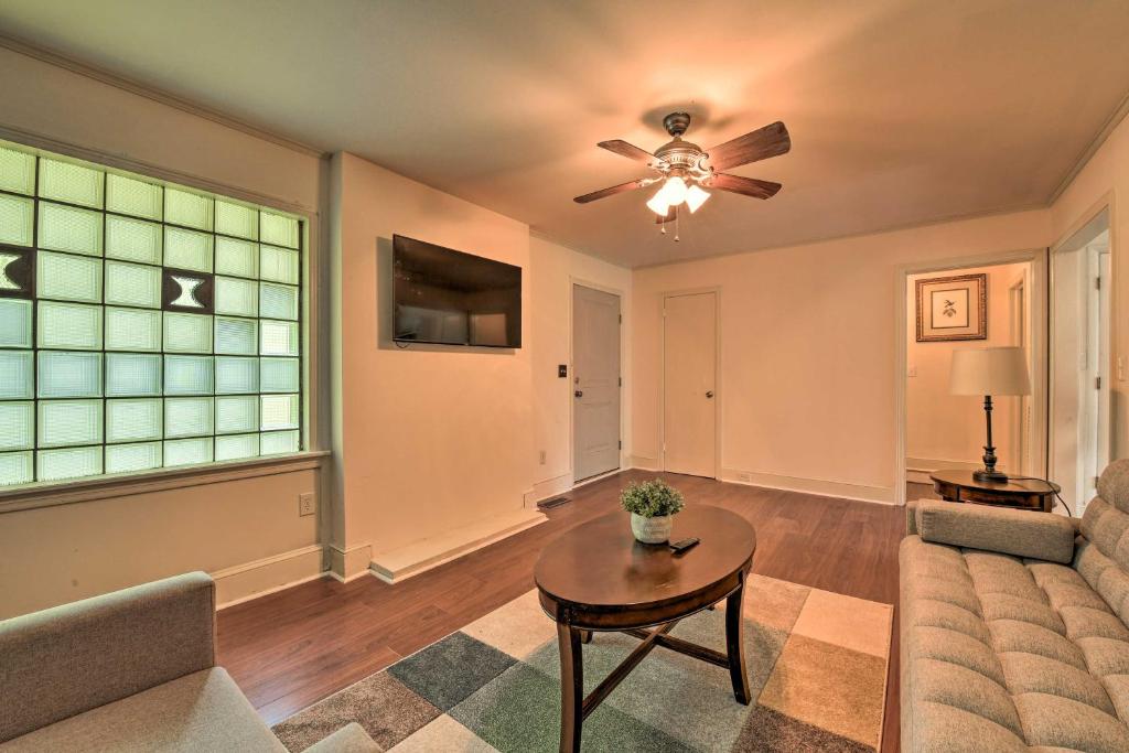 Charming Belmont Home about 13 Mi to City Center! - image 5