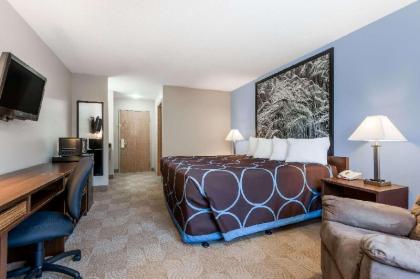 Super 8 by Wyndham Beloit - image 14