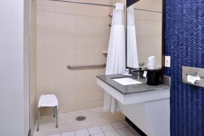Fairfield Inn and Suites Beloit - image 14