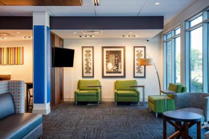 Holiday Inn Express & Suites Beloit - image 14