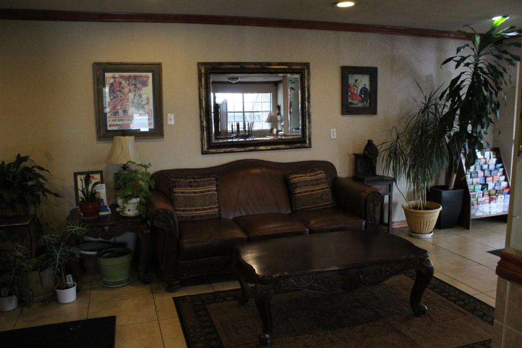 Knights Inn - Belton/Temple - image 6