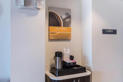 Motel 6-Benbrook TX - Fort Worth - image 5
