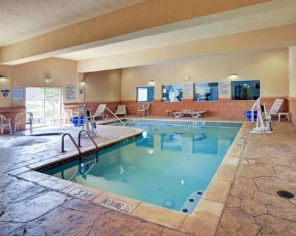 Comfort Suites Benbrook - image 11