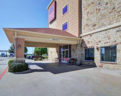 Comfort Suites Benbrook - image 7