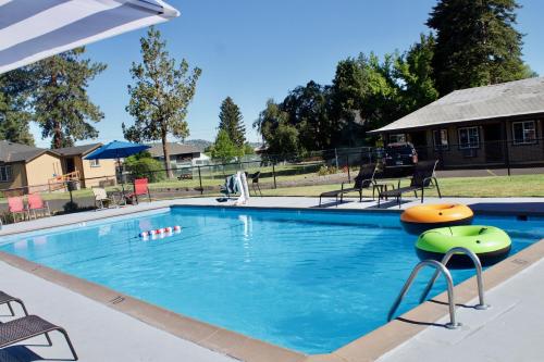 Cascade Lodge - main image