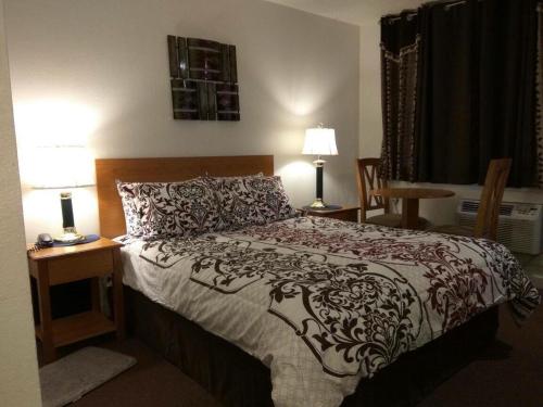 Motel West - image 2