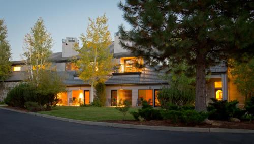 Pine Ridge Inn - main image