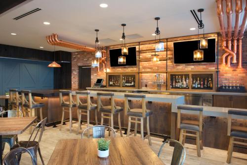 SpringHill Suites by Marriott Bend - main image