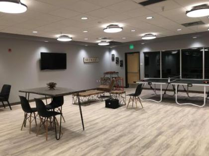 Best Western Premier Peppertree Inn at Bend - image 1