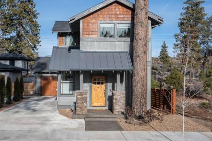 Bend mountain modern Oregon