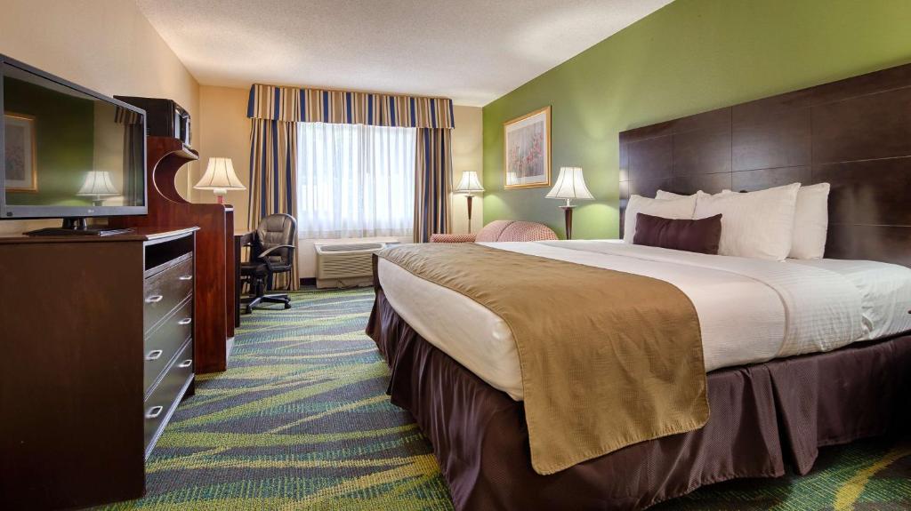 Best Western Plus Philadelphia Bensalem Hotel - main image