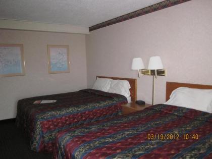 Howard Johnson by Wyndham Benton Harbor - image 13