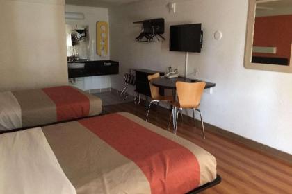 Travelodge by Wyndham Benton Harbor MI - image 2