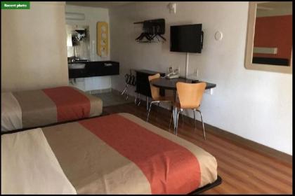 Travelodge by Wyndham Benton Harbor MI - image 5