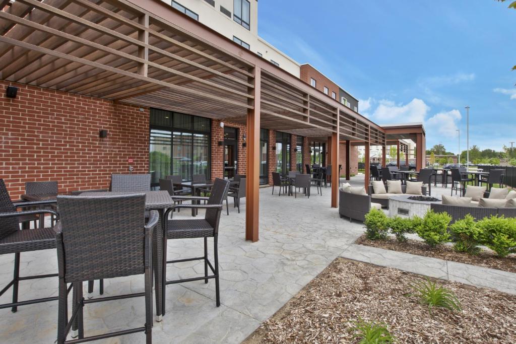 Courtyard by Marriott St. Joseph-Benton Harbor - image 6