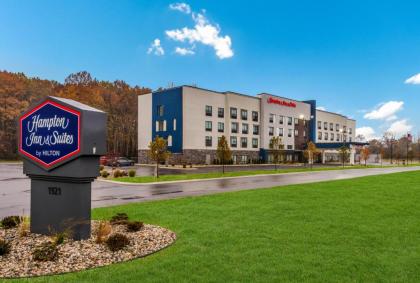 Hampton Inn & Suites Benton Harbor MI - image 1