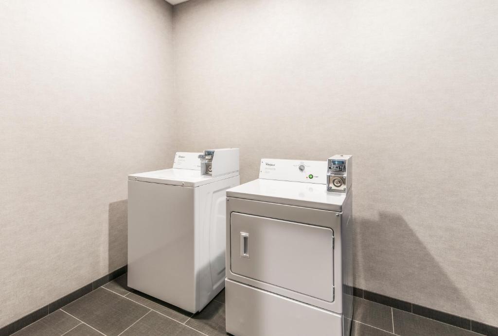 Hampton Inn & Suites Benton Harbor MI - image 5