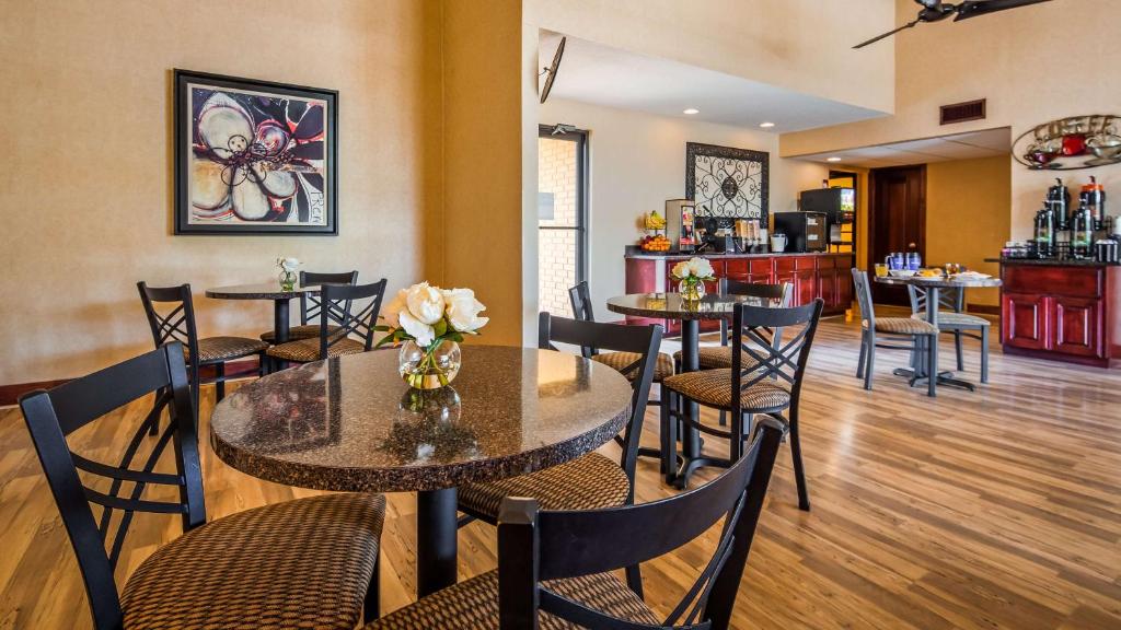 Best Western Benton Inn - image 3