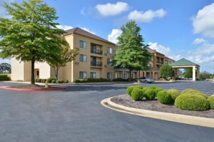 Courtyard By Marriott Bentonville