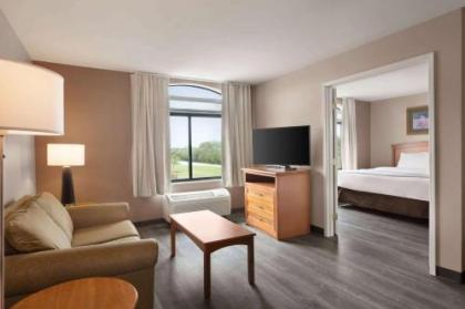Wingate by Wyndham Bentonville - image 3
