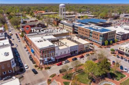 the Central Loft   ON town Square Best located Property Arkansas