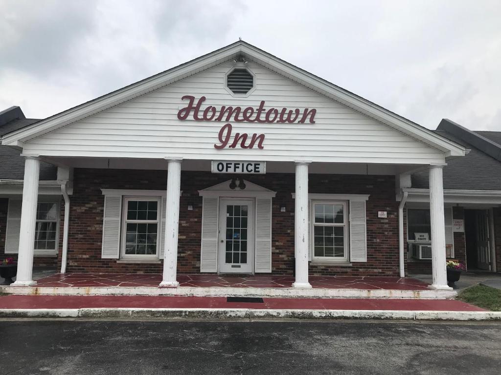 The Hometown Inn - main image