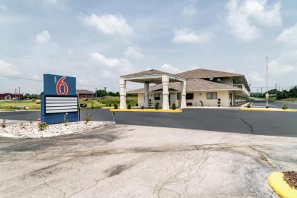 Motel 6-Berea KY - image 14