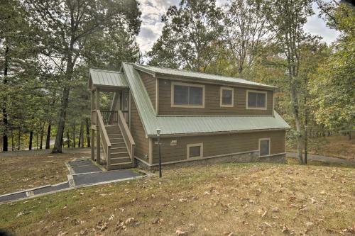 Couples Cabin - 5 Mi to DT Berkeley Springs! - image 4