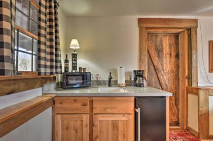 Berkeley Springs Haven with Sleepy Creek Access - image 5