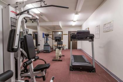 Days Inn by Wyndham Berlin Meriden - image 10