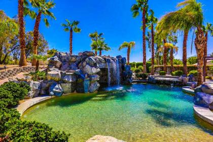 Cool Pool Retreat - image 4