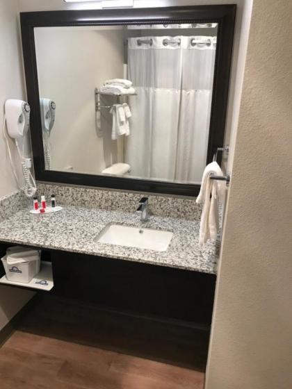 Days Inn by Wyndham Bernalillo - image 13