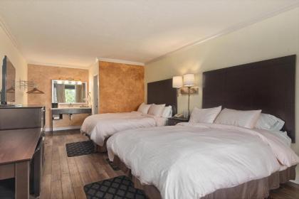 Fairway Inn - image 13