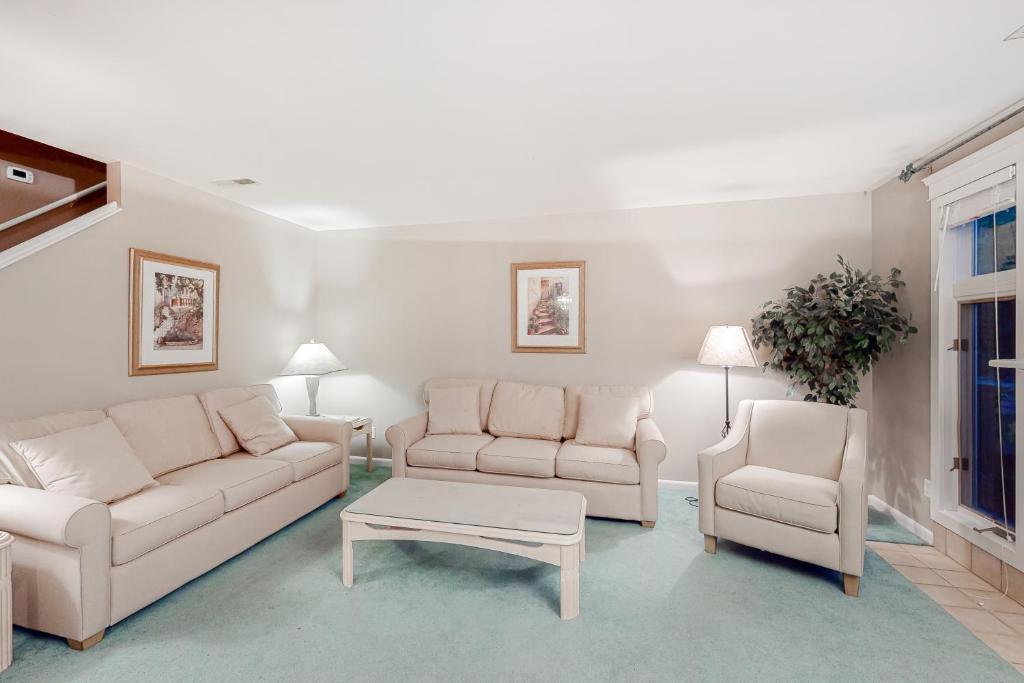 Sea Colony - 53010 Lakeshore - image 2