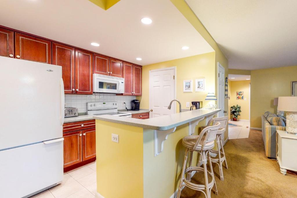 Sea Colony - 10008 Evergreen - image 5