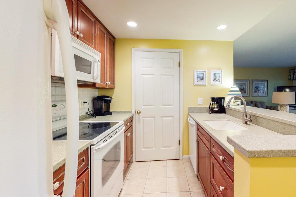 Sea Colony - 10008 Evergreen - image 6
