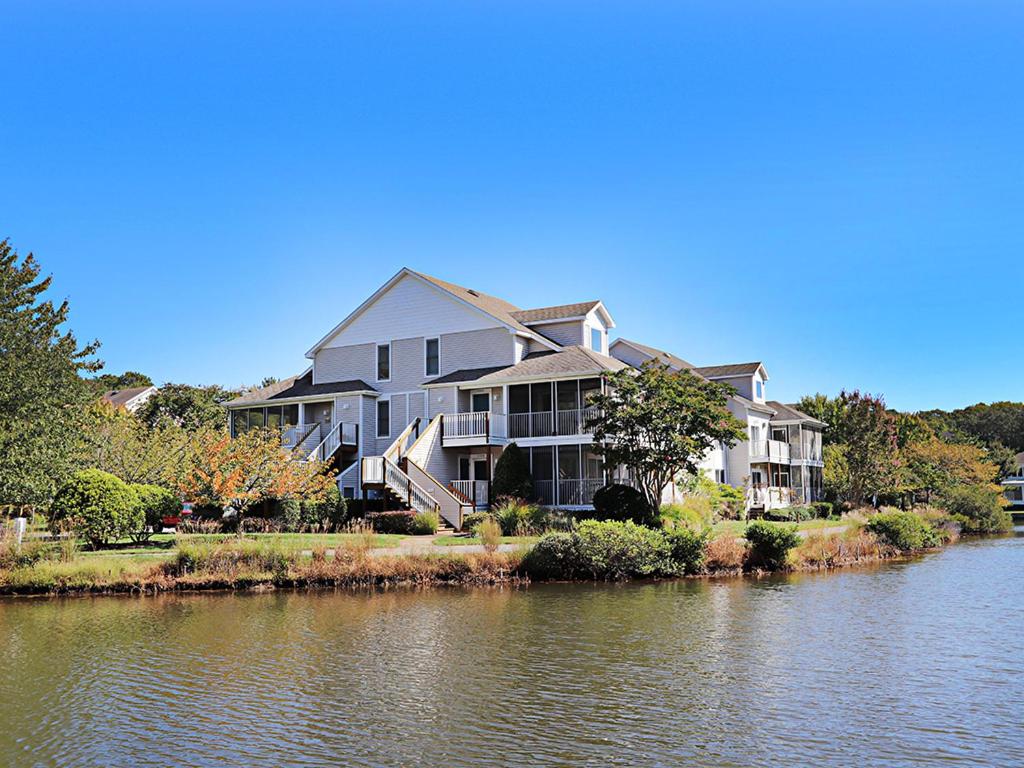 Sea Colony - 55037 Pine Lake - main image