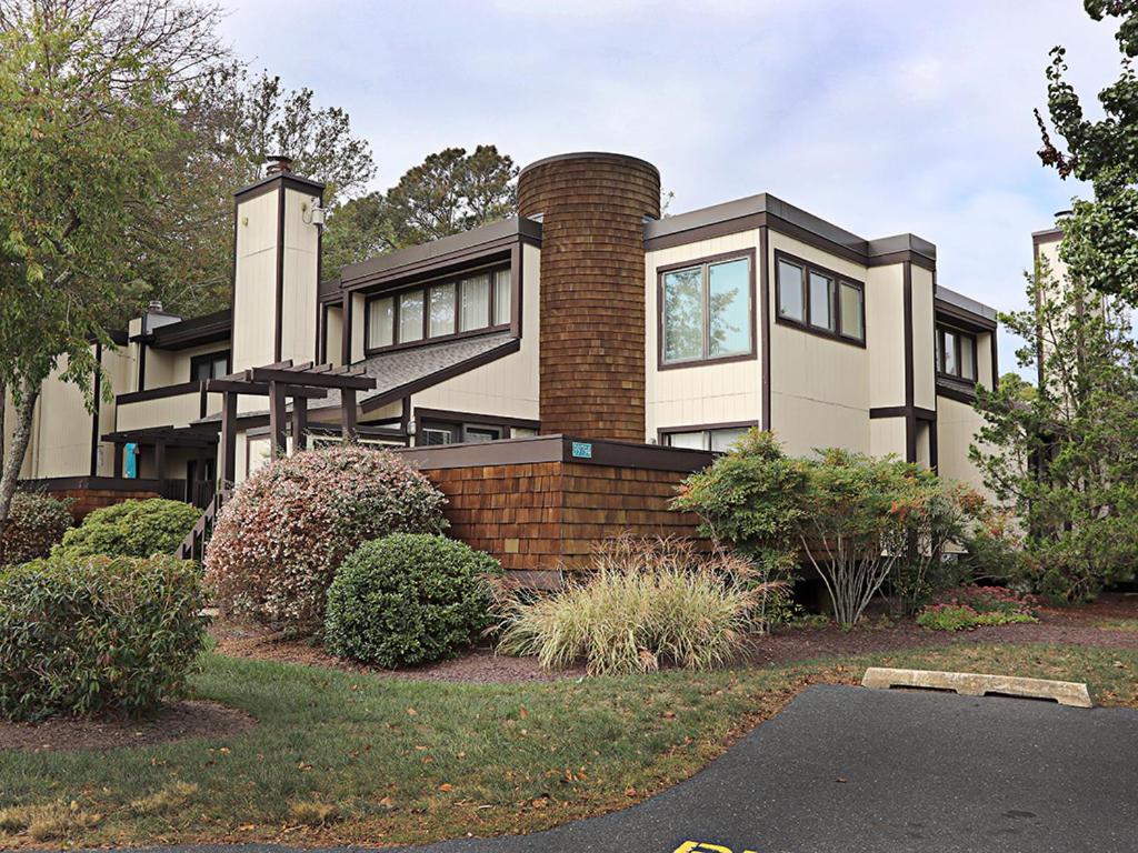 Sea Colony - 802 Wimbledon - main image