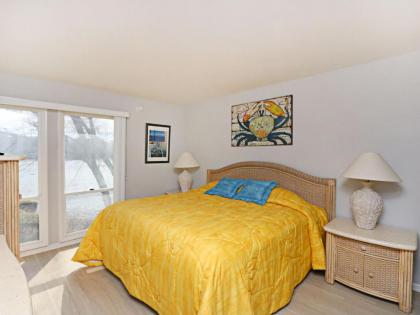 Sea Colony West Lake - image 16