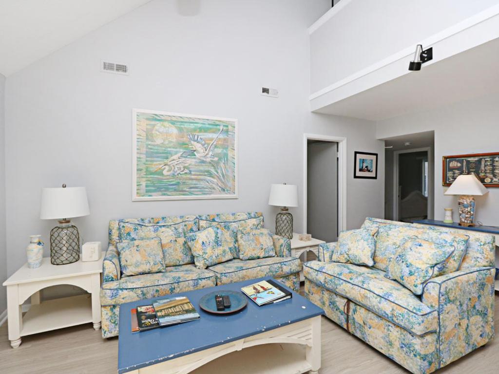 Sea Colony West Lake - image 5