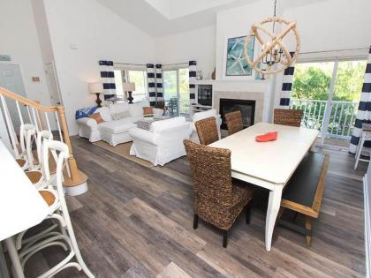 Sea Colony Pinewood - image 8