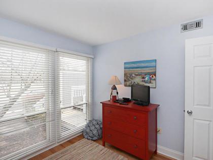 Sea Colony Racquet II - image 18