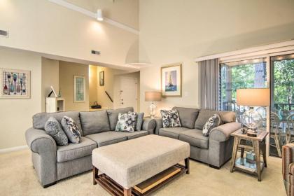 Sea Colony Condo with Balcony - Walk to Town! - image 2
