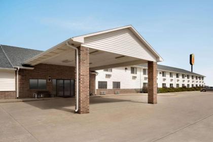 Super 8 by Wyndham Bethany MO - image 1