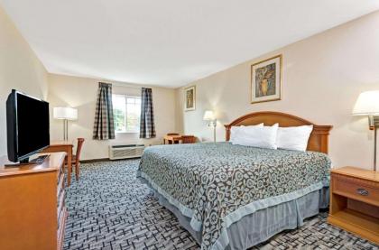 Days Inn by Wyndham Bethel - Danbury - image 3